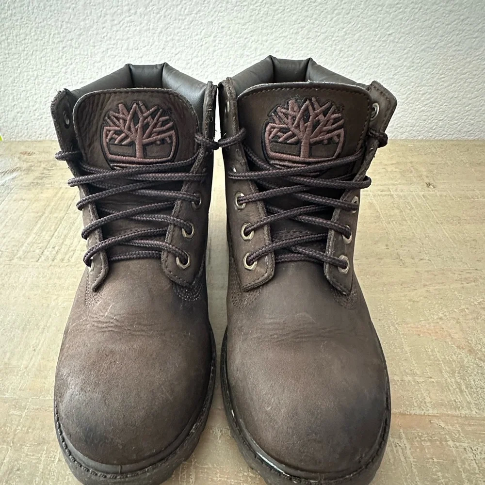 Timberland Kids Leather  Coffee Brown Embroidered Classic‎ Boots Size 2